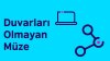 Açık mavi fon üzerinde 'Duvarları Olmayan Müze' yazısı ve dizüstü bilgisayar ve üç yuvarlağı birleştiren iki ikon
